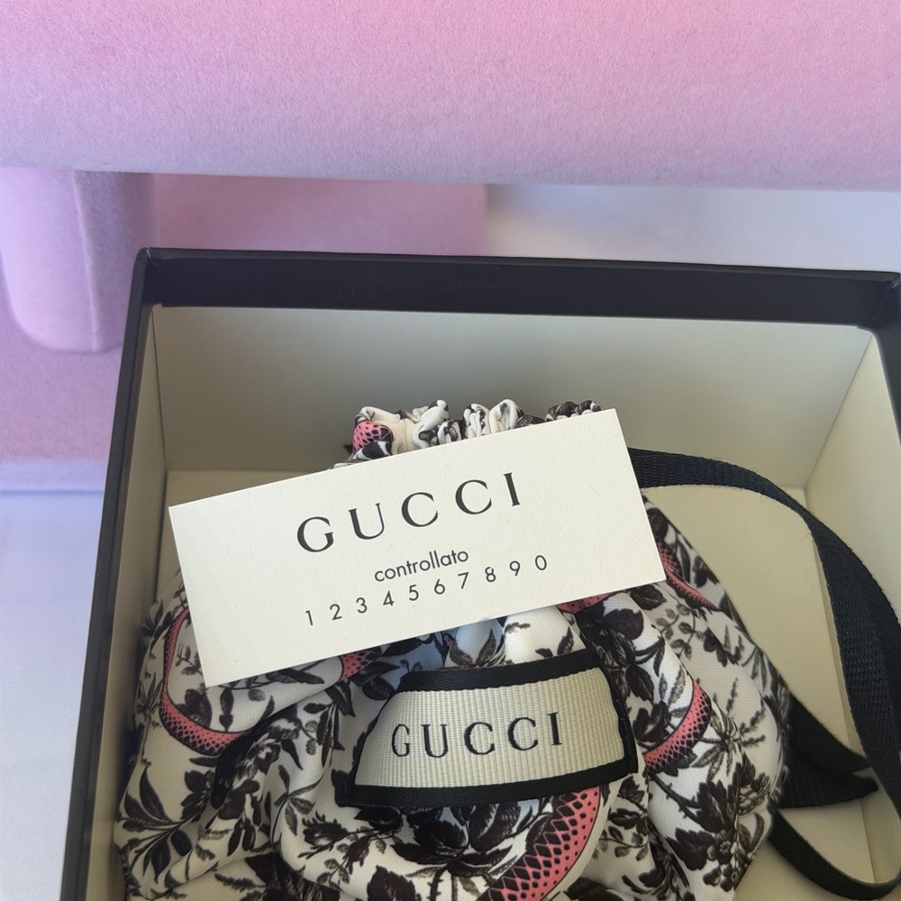 Gucci Cutout G Ring Silver Necklace - With Box - Picture 8 of 10